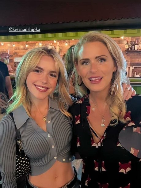 Kiernan Shipka photo 90