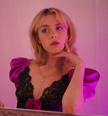 Kiernan Shipka photo 108