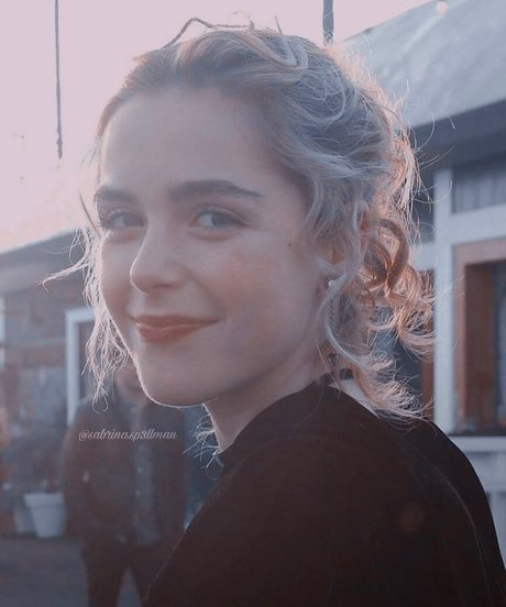 Kiernan Shipka photo 142