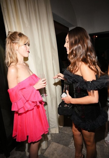 Kiernan Shipka photo 143