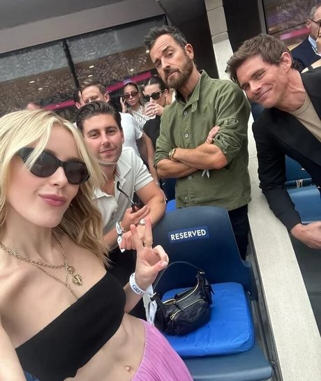 Kiernan Shipka photo 144