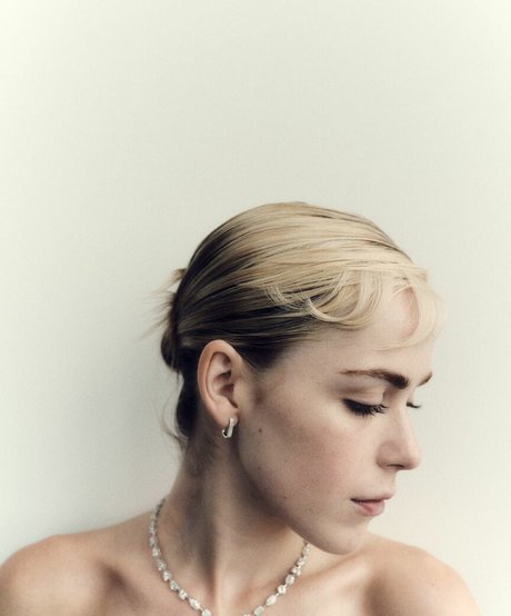 Kiernan Shipka photo 153