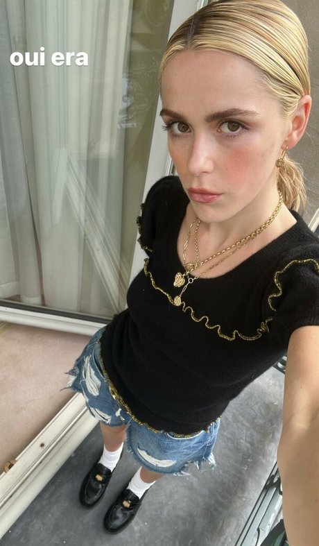 Kiernan Shipka photo 169