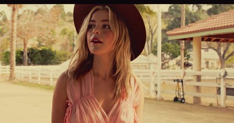 Kiernan Shipka photo 176