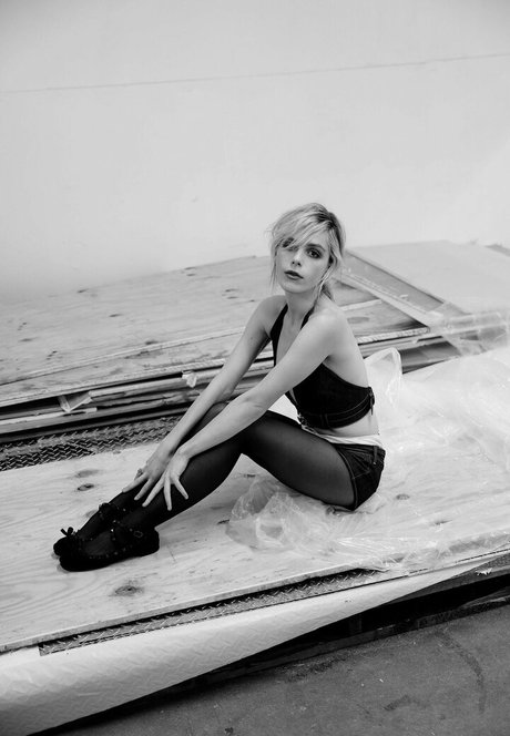 Kiernan Shipka photo 208