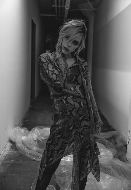 Kiernan Shipka photo 209