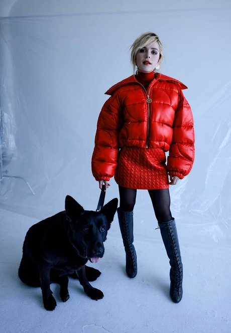 Kiernan Shipka photo 210