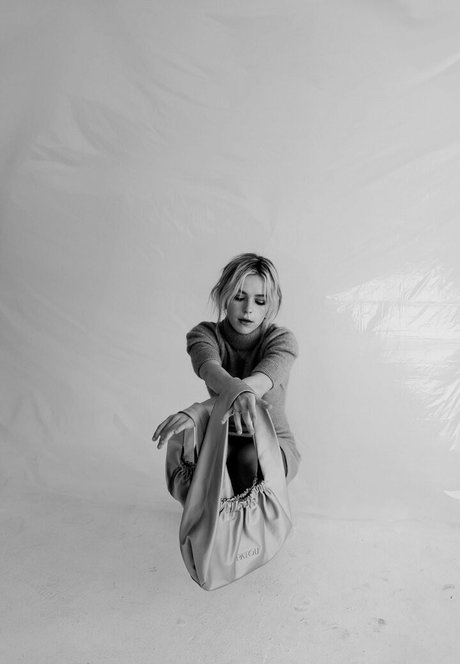 Kiernan Shipka photo 211