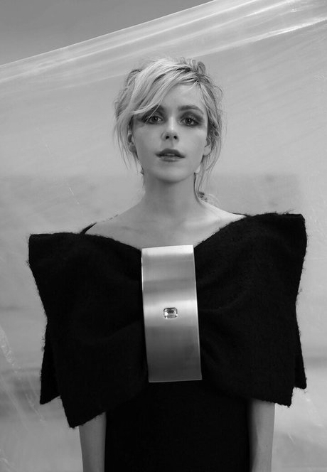 Kiernan Shipka photo 212