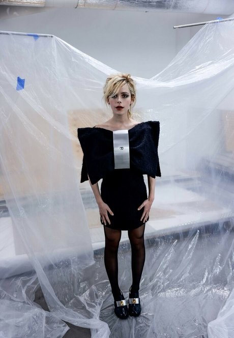 Kiernan Shipka photo 214