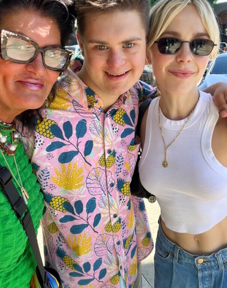 Kiernan Shipka photo 230