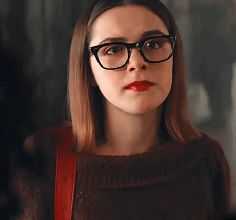 Kiernan Shipka photo 234