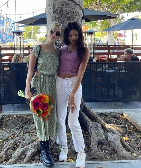 Kiernan Shipka photo 239