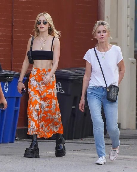 Kiernan Shipka photo 242