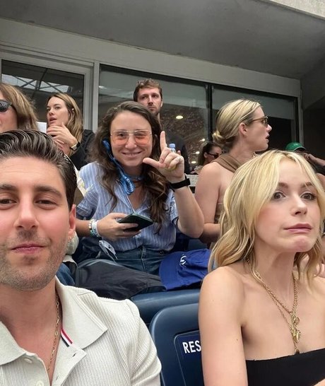 Kiernan Shipka photo 250