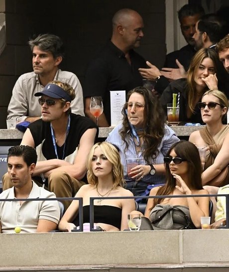 Kiernan Shipka photo 251