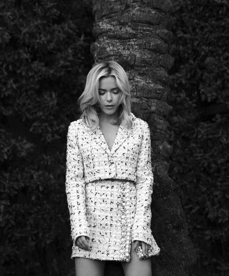 Kiernan Shipka photo 277