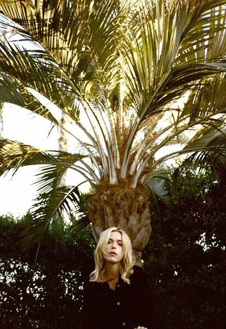 Kiernan Shipka photo 286