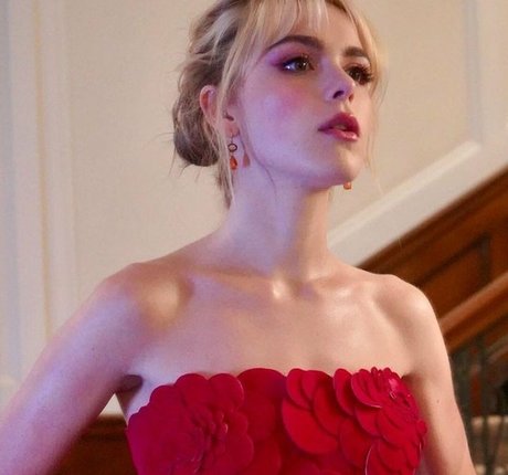 Kiernan Shipka photo 299