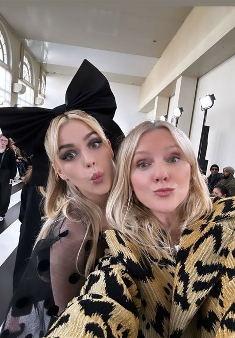 Kiernan Shipka photo 304