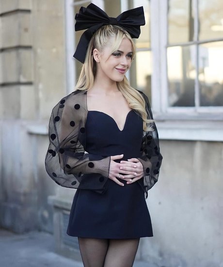 Kiernan Shipka photo 310