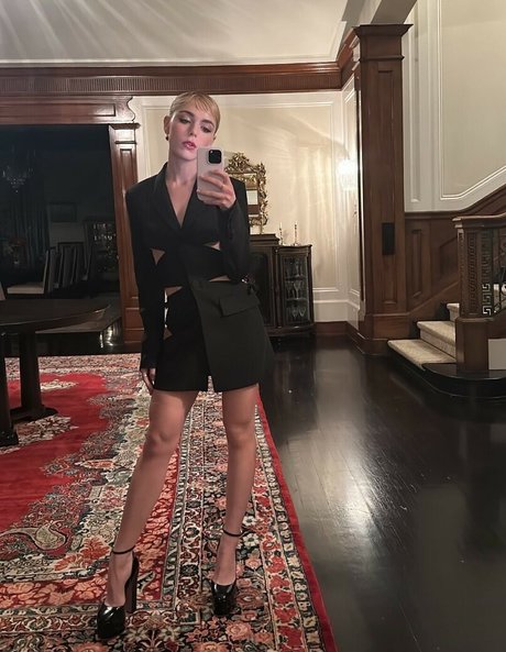 Kiernan Shipka photo 319