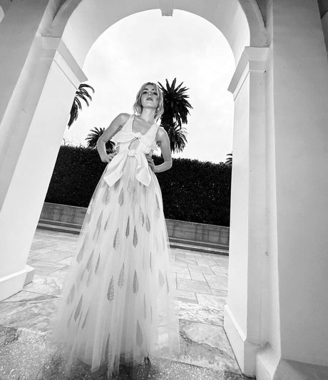 Kiernan Shipka photo 325