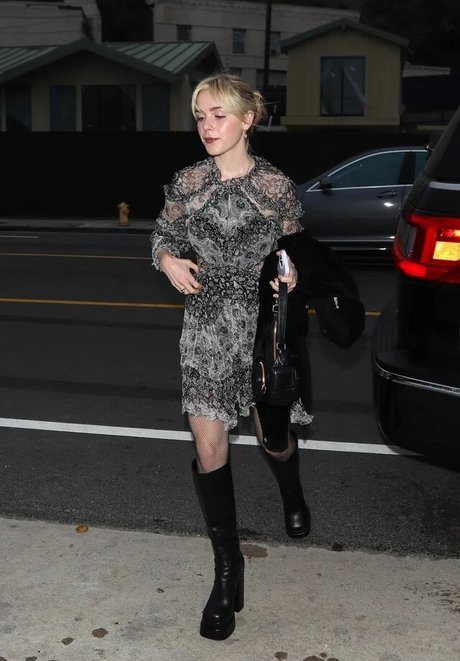 Kiernan Shipka photo 347