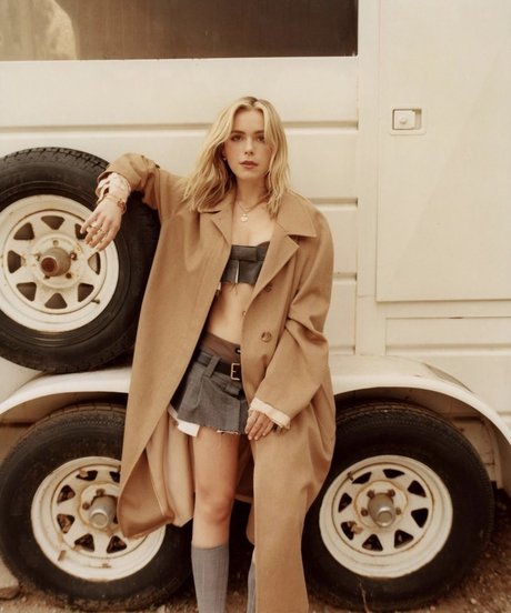 Kiernan Shipka photo 361