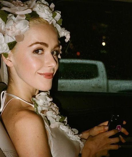 Kiernan Shipka photo 364