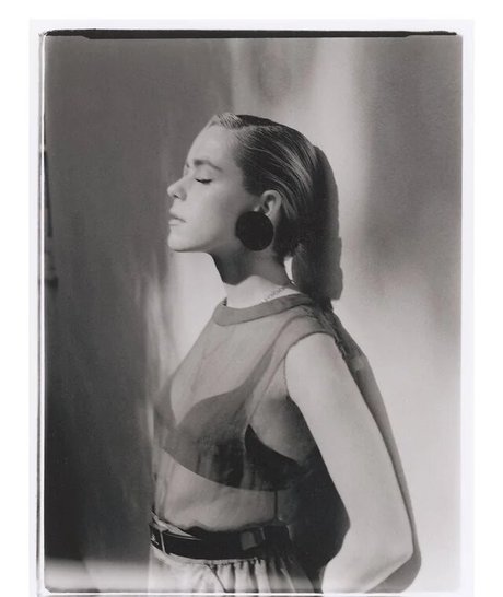 Kiernan Shipka photo 370