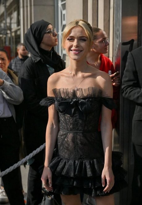 Kiernan Shipka photo 383