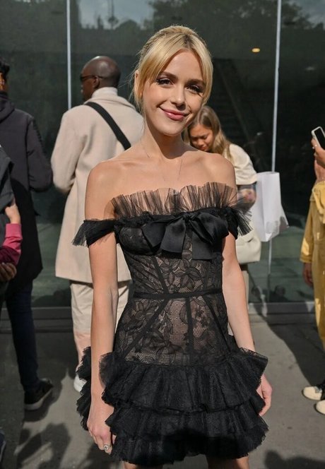 Kiernan Shipka photo 387