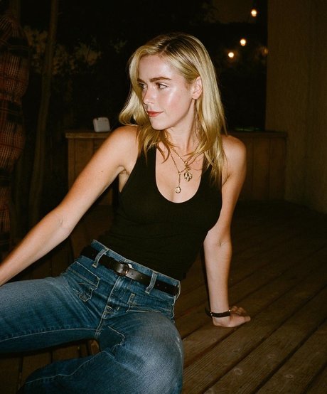 Kiernan Shipka photo 389