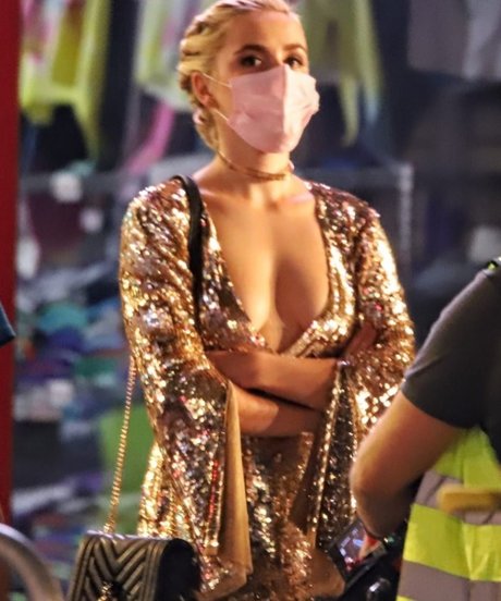 Kiernan Shipka photo 392