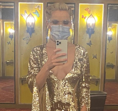 Kiernan Shipka photo 393