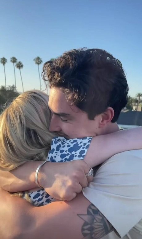 Kiernan Shipka photo 446