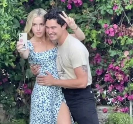 Kiernan Shipka photo 448