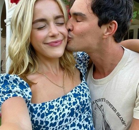 Kiernan Shipka photo 450