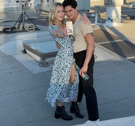 Kiernan Shipka photo 452