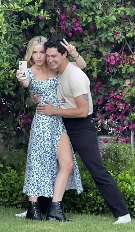 Kiernan Shipka photo 455