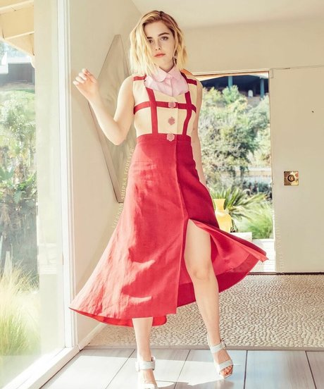 Kiernan Shipka photo 458
