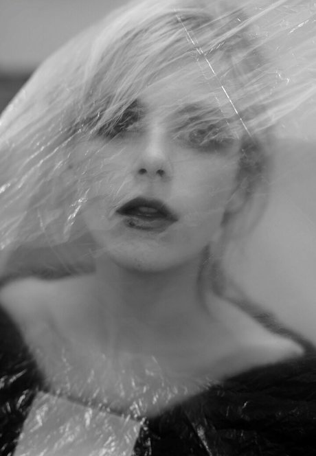 Kiernan Shipka photo 460