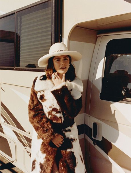 Kiernan Shipka photo 461