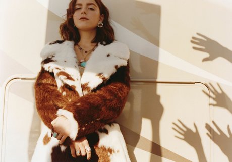 Kiernan Shipka photo 462