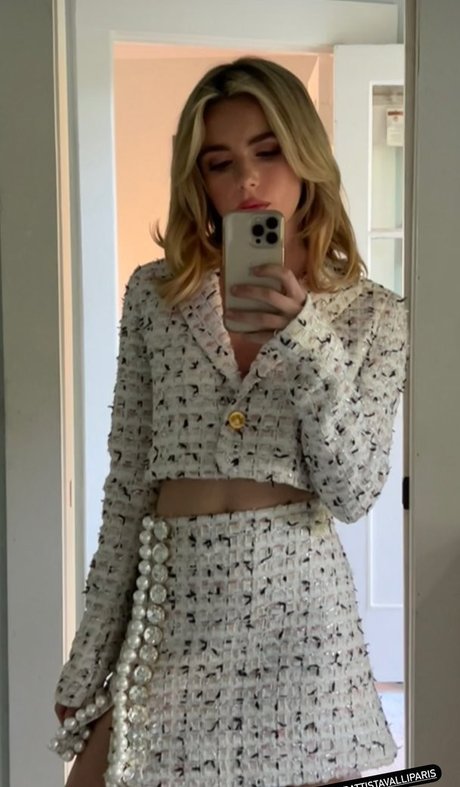 Kiernan Shipka photo 476