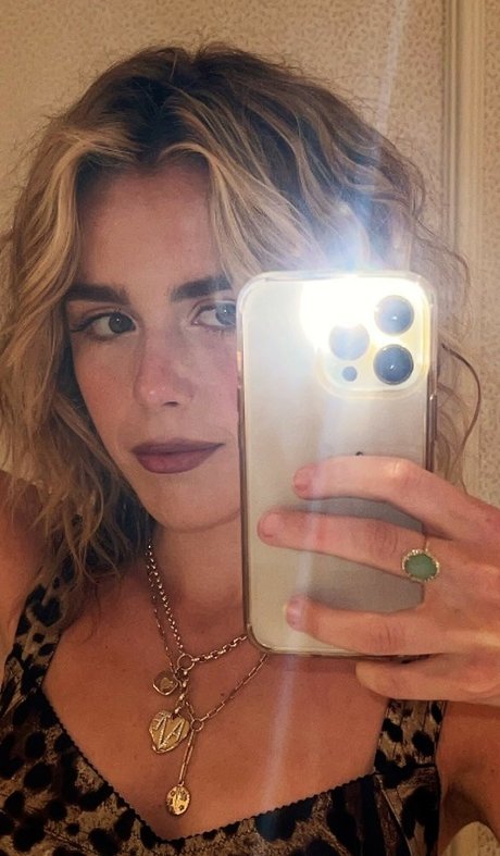 Kiernan Shipka photo 482