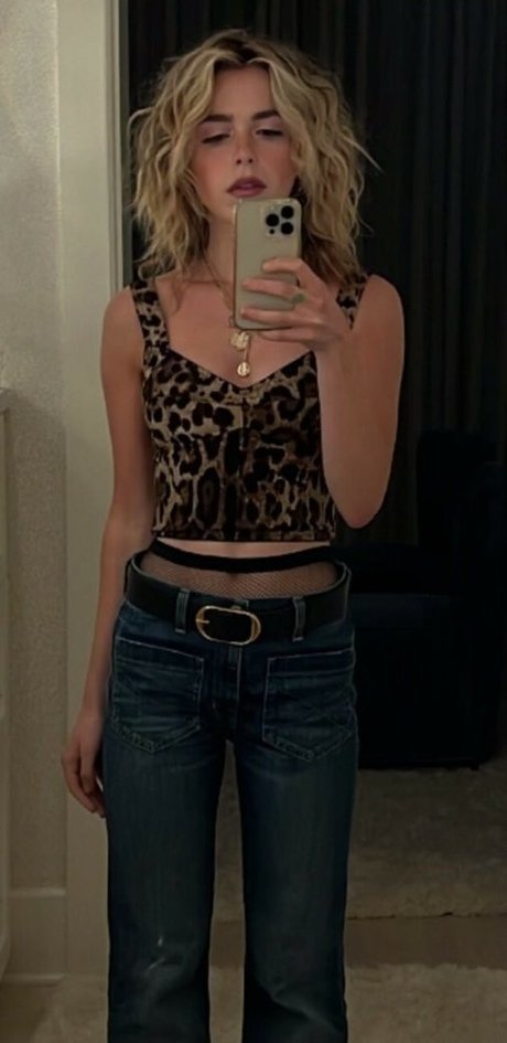 Kiernan Shipka photo 484