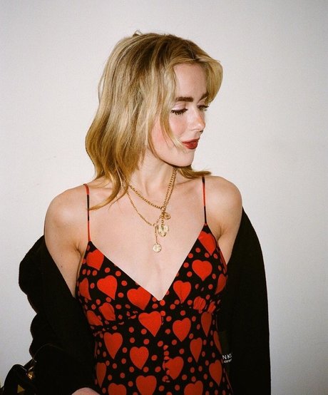 Kiernan Shipka photo 512
