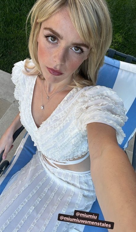 Kiernan Shipka photo 526